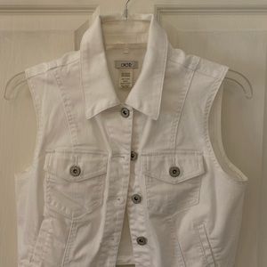 Cache White Vest